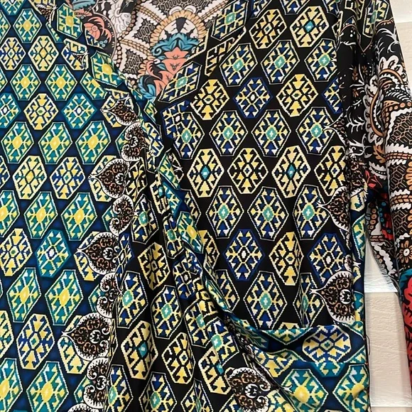 Patterned Tua Maxi Dress - Picture 4 of 8